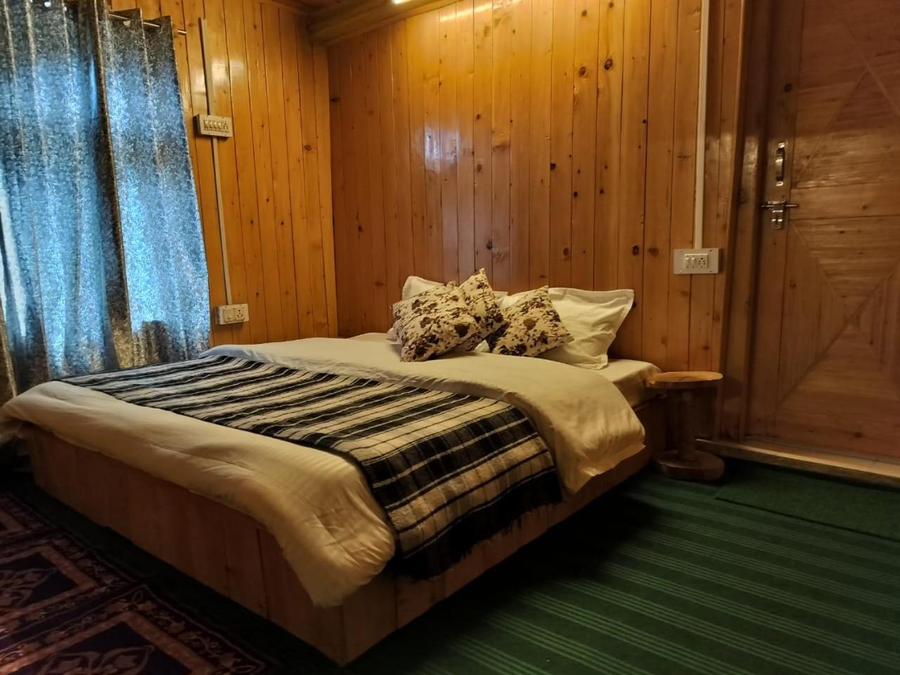 Appartamento Old Is Gold Mudhouse Lushal Jibhi Esterno foto